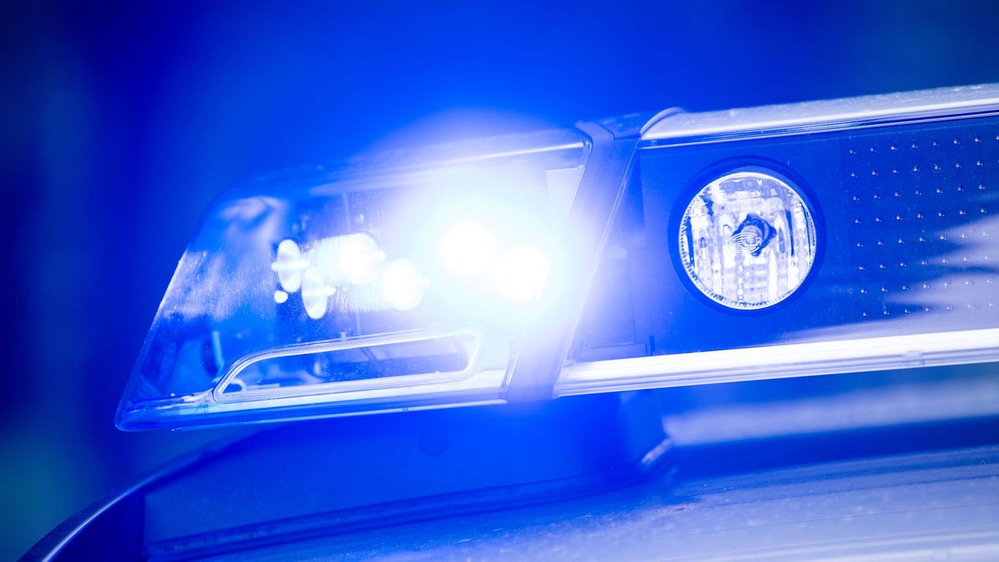 Polizei und Zoll werden fündig: Zahlreiche Verstöße bei Großkontrolle auf A7 festgestellt