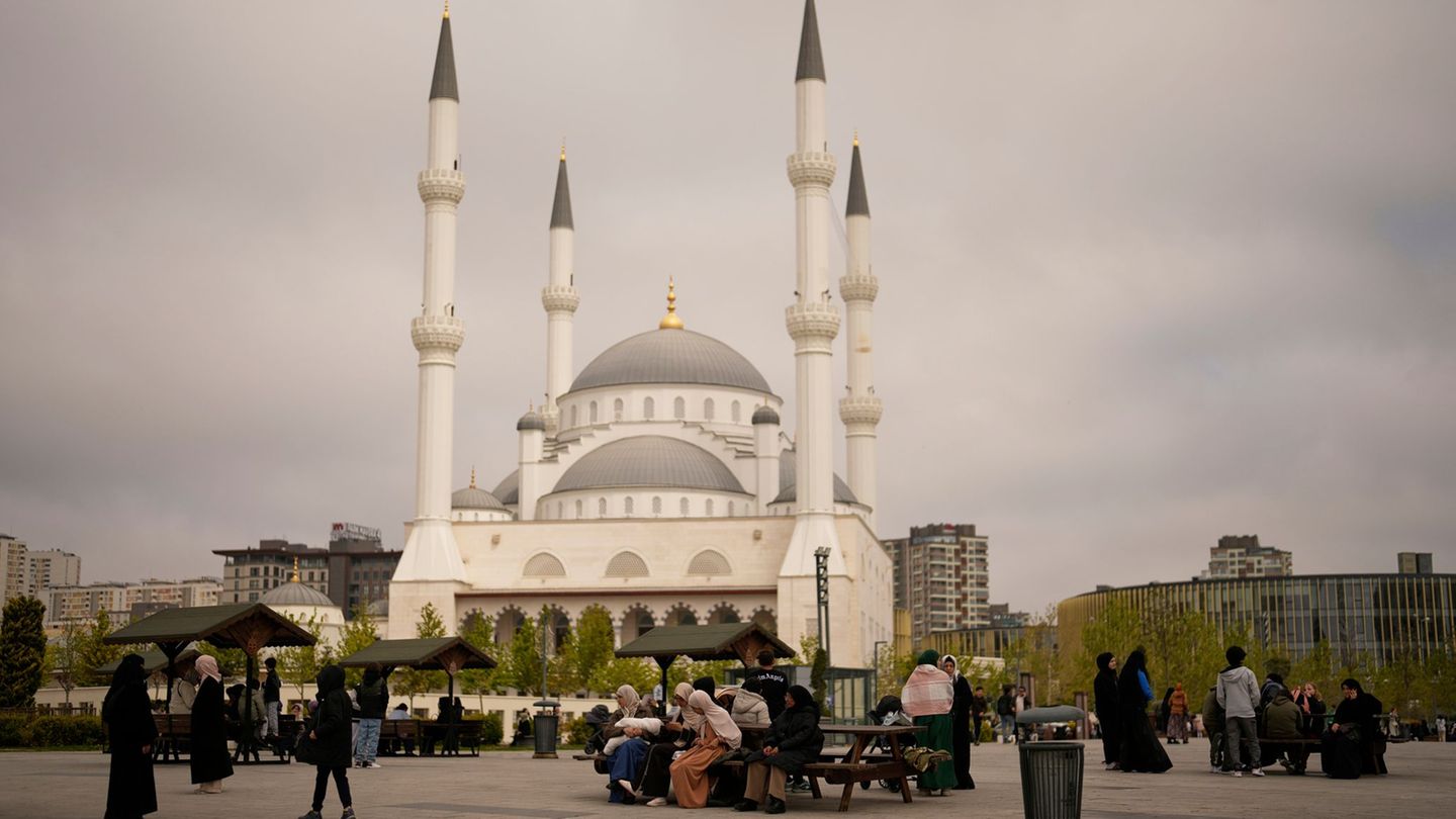 Türkei: Starkes Erdbeben erschüttert Millionenmetropole Istanbul