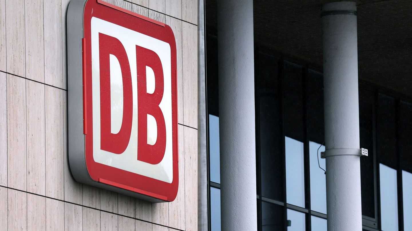 Hauptbahnhof Würzburg: Schaden an Oberleitung unterbricht Zugverkehr in Würzburg