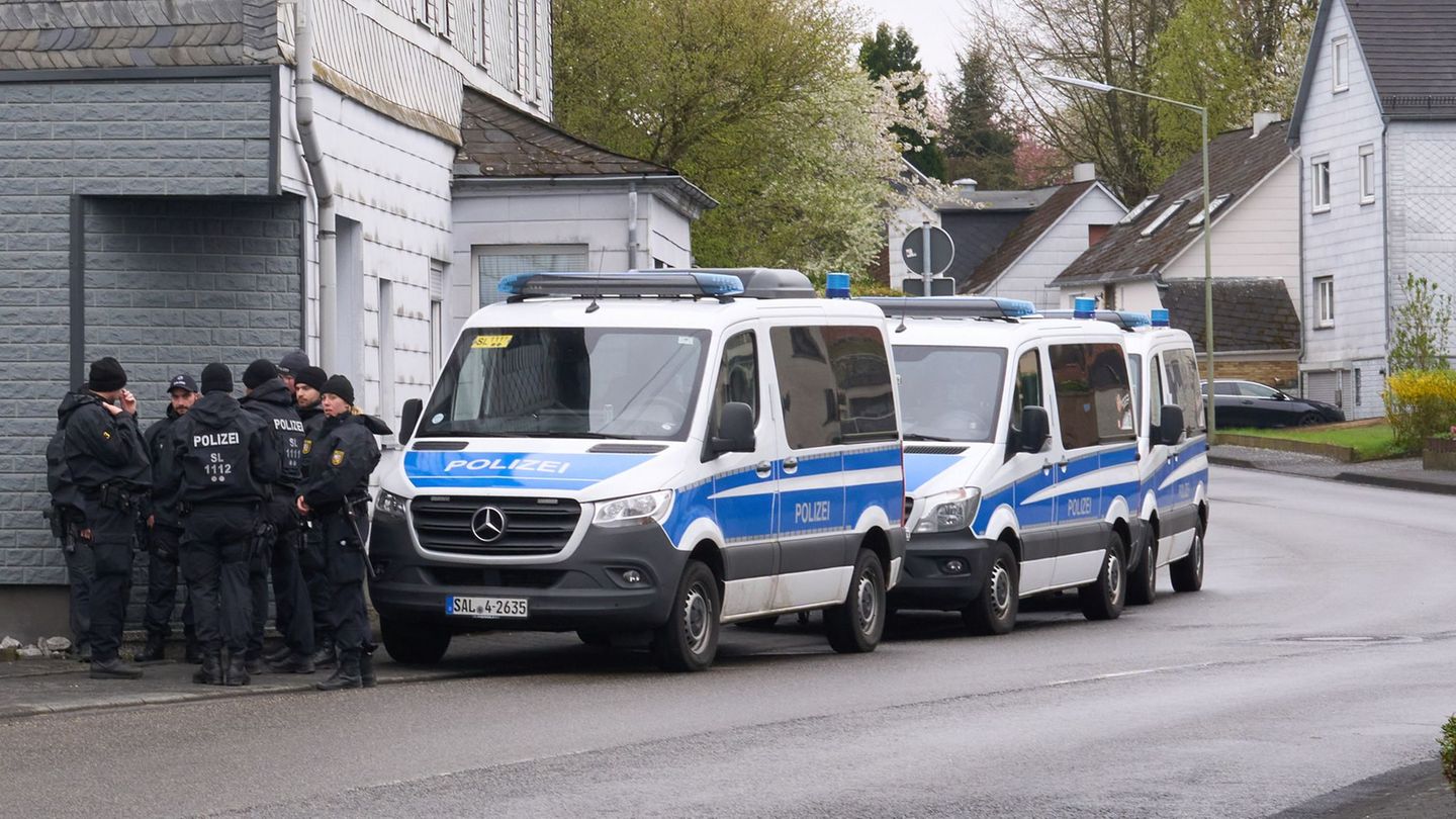 Ermittlungen laufen: Polizei plant weitere Suche nach Täter von Weitefeld