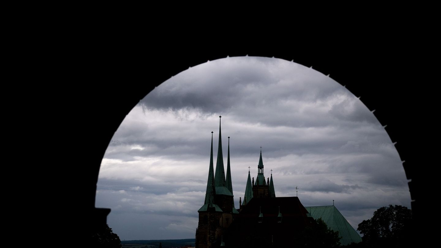 Trauerfeier: Bistum Erfurt läutet Glocken für Papst