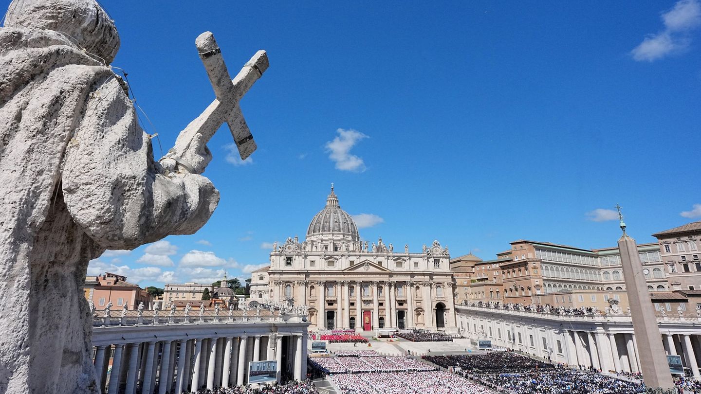 Trauerfeier für den Papst: Welt nimmt Abschied von Franziskus – „Die Herzen berührt“