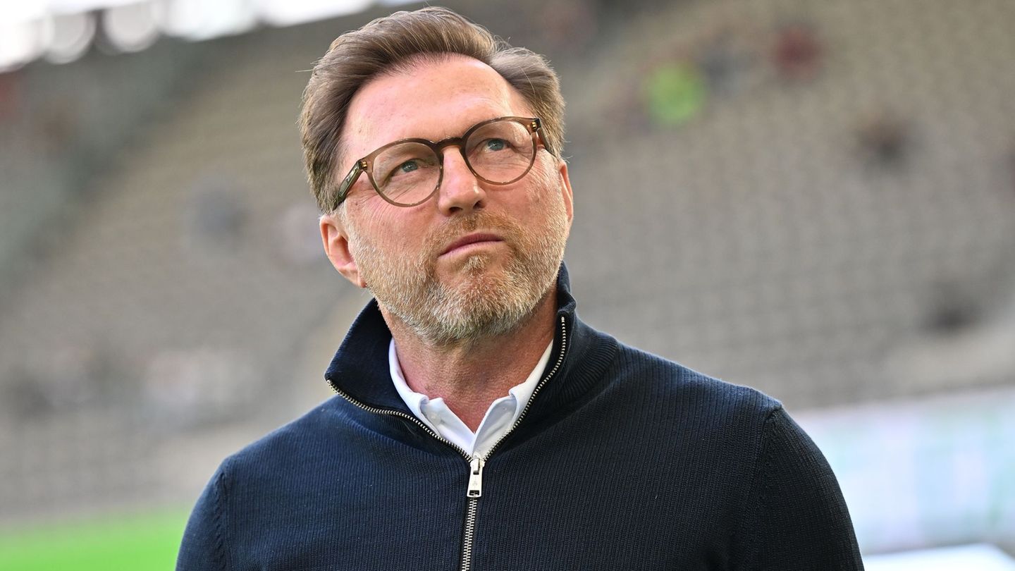 Fußball-Bundesliga: Zumindest bis Sommer: Wolfsburg hält an Hasenhüttl fest