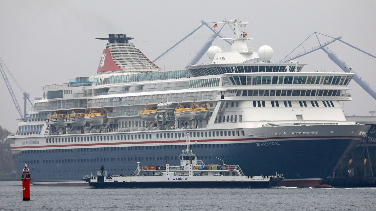 Schifffahrt: Kreuzfahrtschiff hat am neuen Hamburger Terminal angelegt