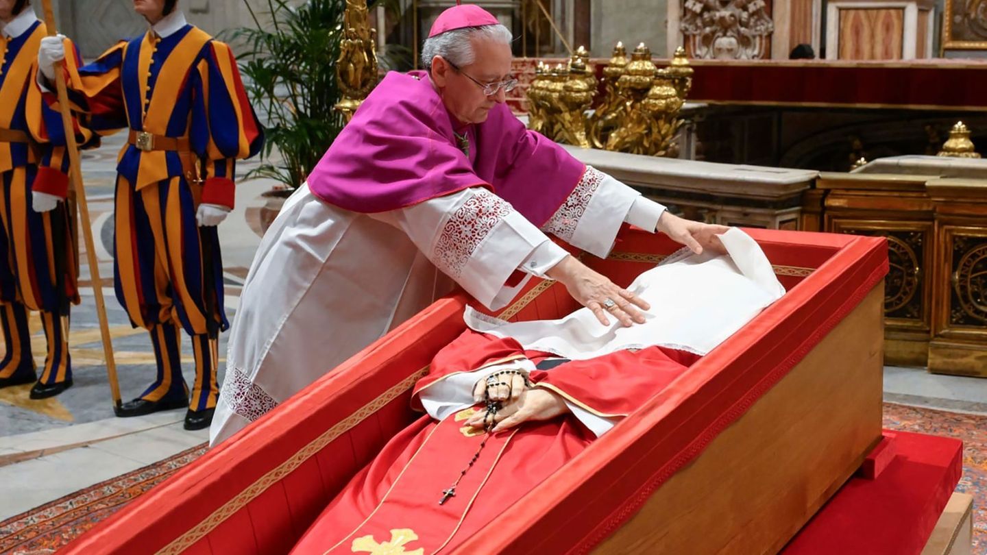Tod von Papst Franziskus: XXL-Trauerfeier für Franziskus – Dann letzter Weg durch Rom
