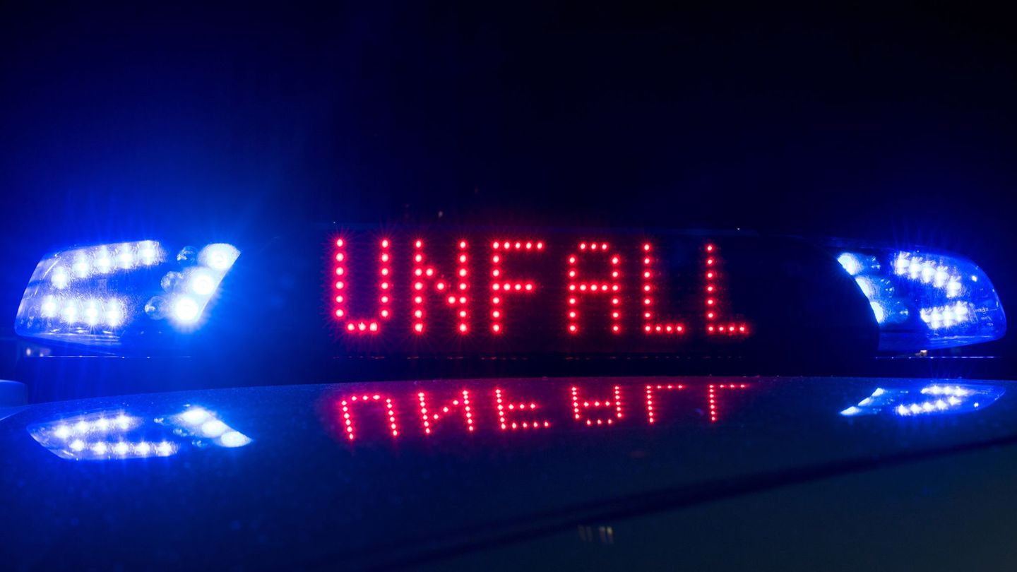 Kreis Olpe: Motorradfahrer stirbt nach Zusammenprall mit Auto