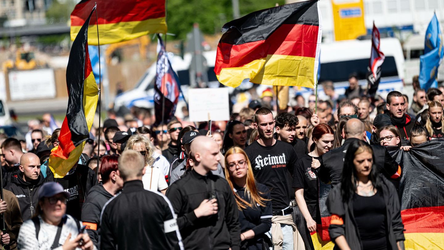 Neues Bündnis: Dutzende Festnahmen bei rechtem Aufmarsch in Berlin