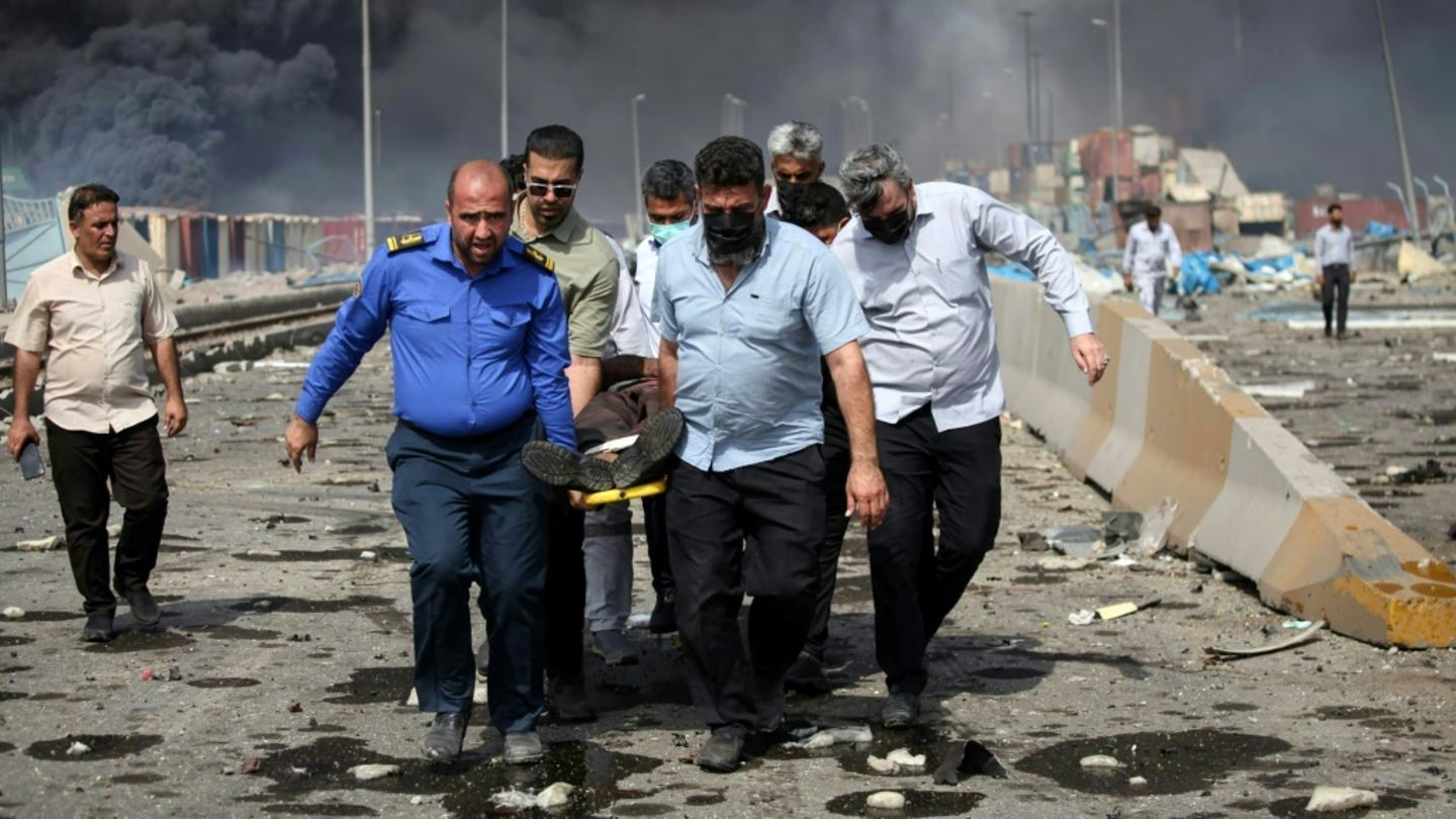 Mindestens 25 Tote und 800 Verletzte durch Explosion in iranischem Hafen