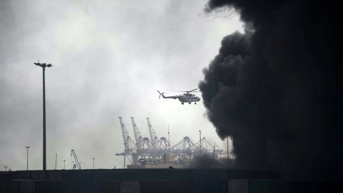 14 Tote und 750 Verletzte bei Explosion in iranischem Hafen an Straße von Hormus