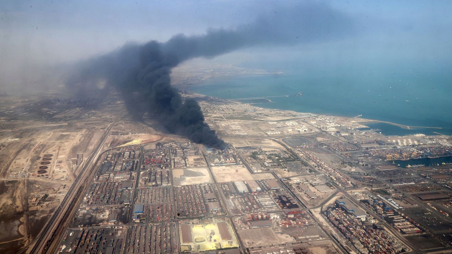 Explosion im Hafen: Irans Regierung: Mangelhafte Sicherheit führte zur Explosion