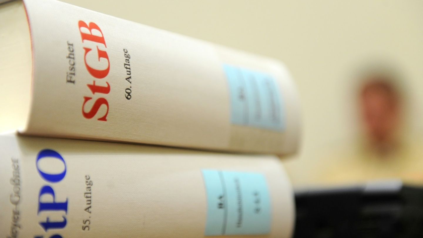 Ermittlungen zu rechtsextremen Gesängen in Bar auf Sylt größtenteils eingestellt