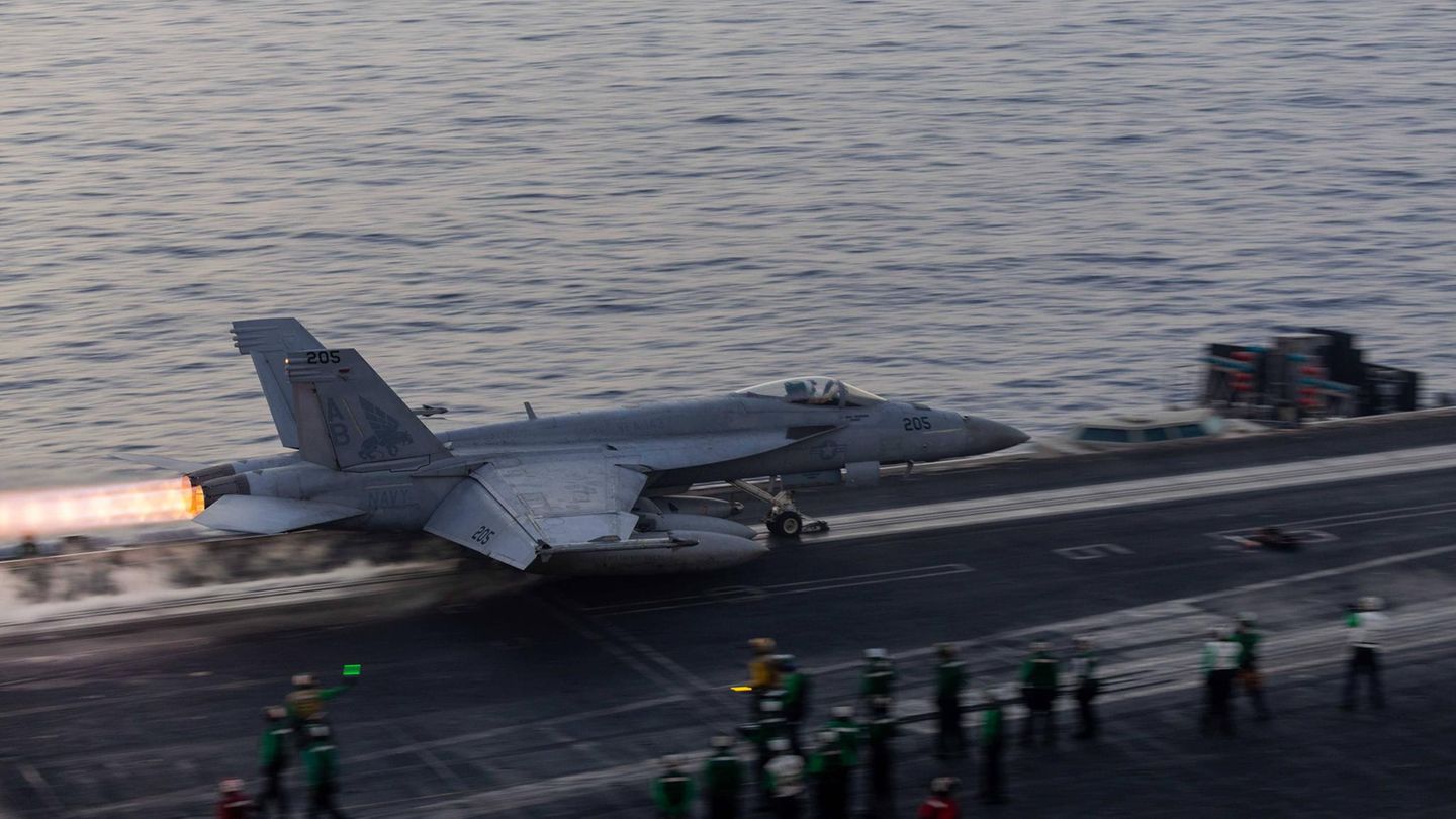 „USS Harry S. Truman“: US-Kampfflugzeug fällt von Flugzeugträger ins Rote Meer