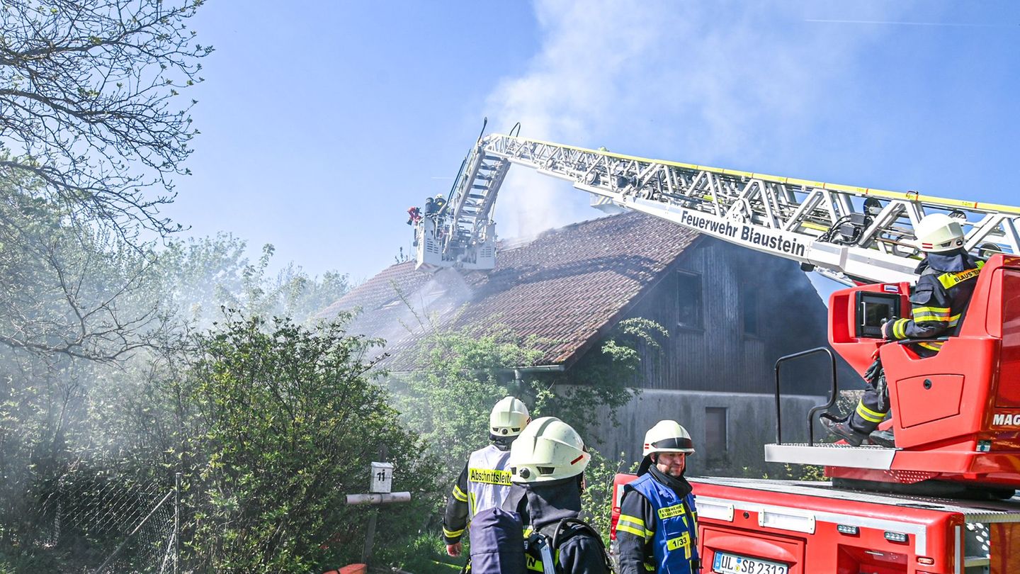 Rentner leicht verletzt: 400.000 Euro Schaden bei Brand in Einfamilienhaus