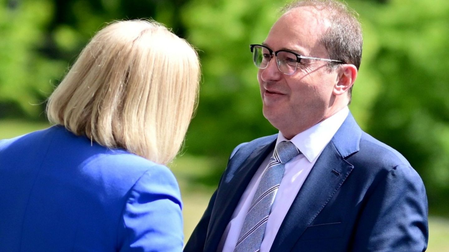 Dobrindt: Zahl der Zurückweisungen soll „nach und nach steigen“