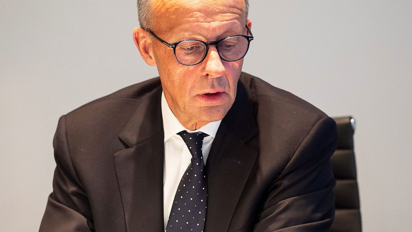 Diplomatie: Erstes Telefonat: Merz lädt Trump nach Deutschland ein