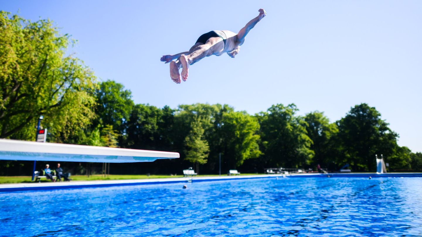 Schwimmen: Startschuss in die Freibadsaison – Hoffnung auf Sommerspaß