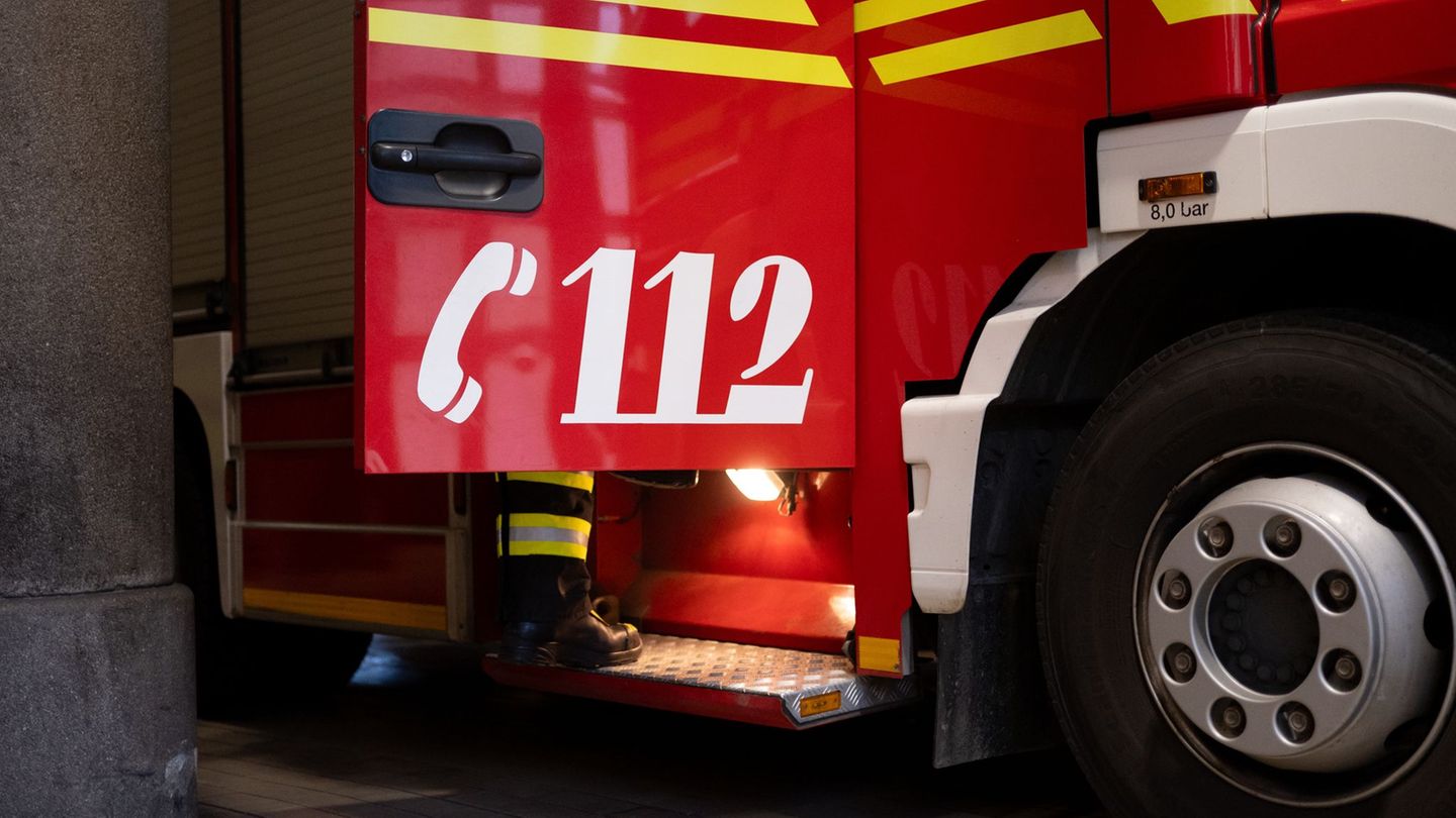 Brände: Feuer auf Balkon – Wohnung vorerst unbewohnbar