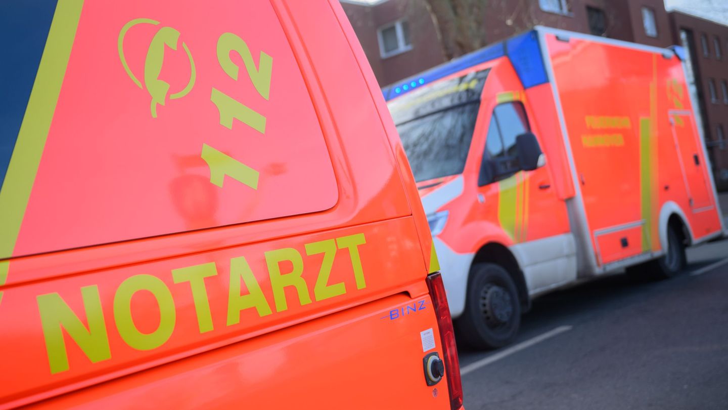 Verkehrsunfall: Handy setzt automatisch Notruf ab: ein Verletzter geborgen