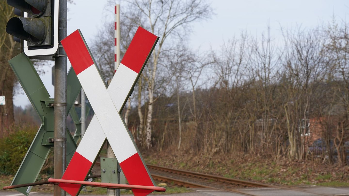 Unfälle: Radfahrer von Güterzug erfasst und tödlich verletzt