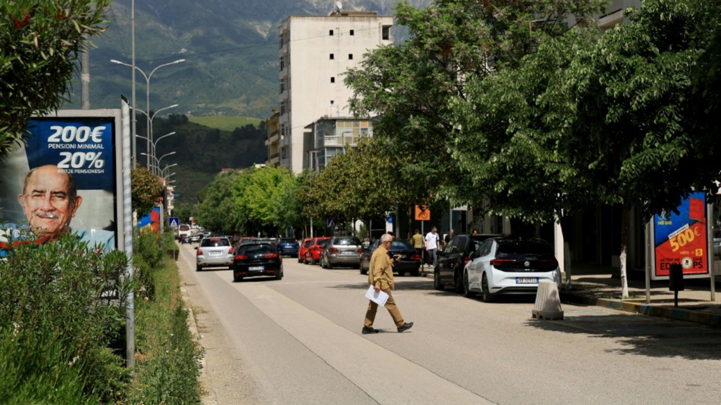 Parlamentswahl in Albanien begonnen