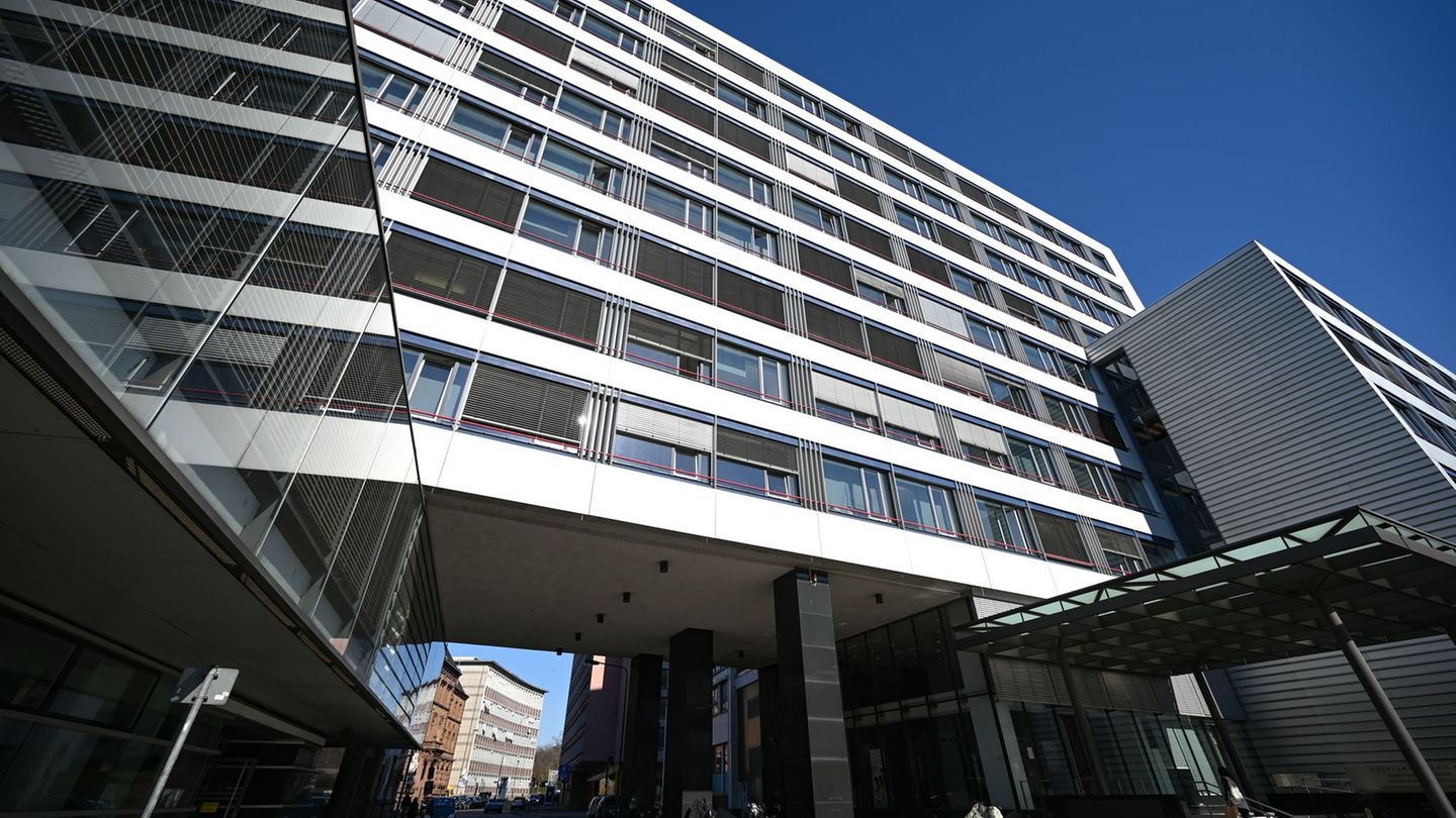 Frankfurter Korruptionsskandal: Beihilfe zur Untreue? – Staatsanwalt bestreitet Anklage