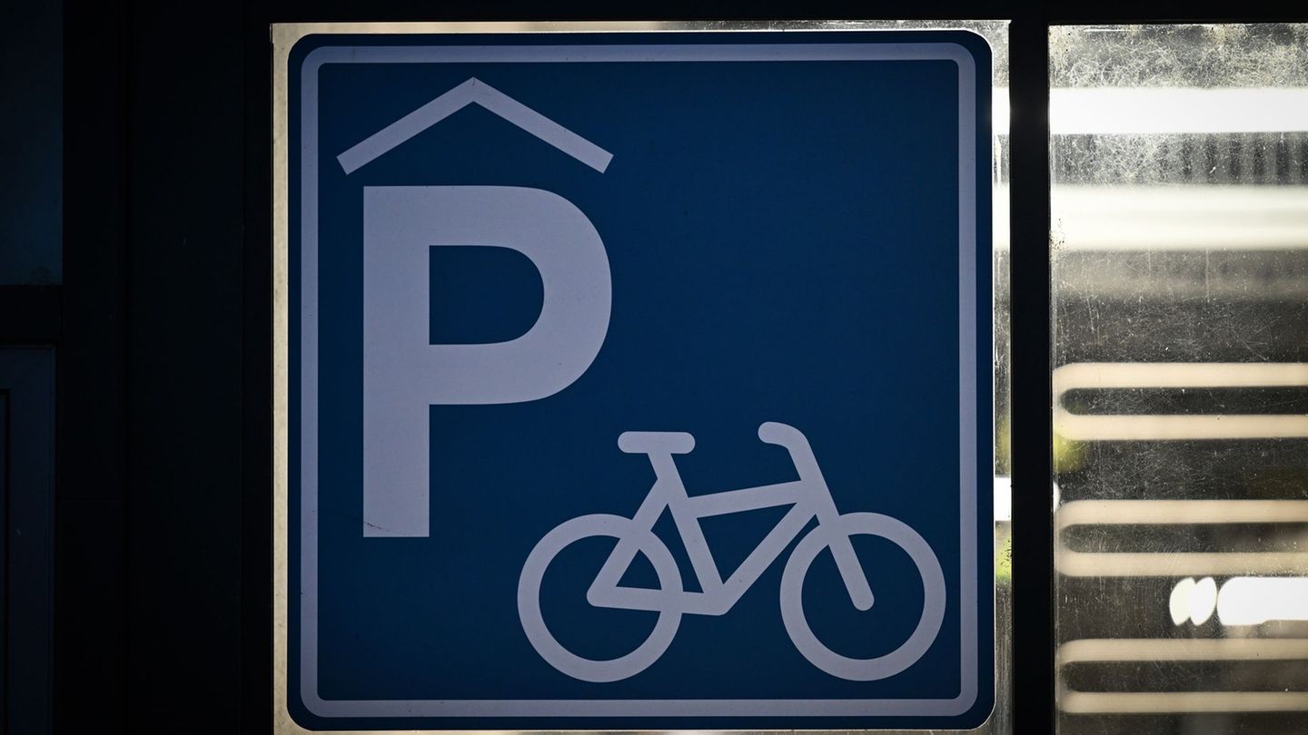 Zeitplan für Neubau ungewiss: Fahrradparkhäuser in Lübeck kommen später als geplant