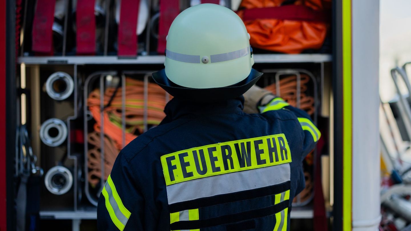 Notfälle: Feuer in Mehrfamilienhaus – Ursache war wohl eine Zigarette