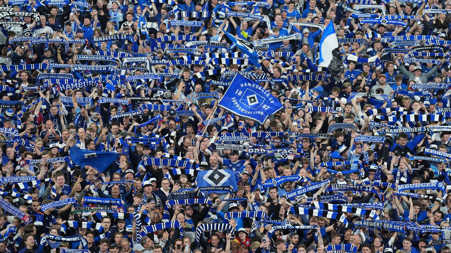 2. Fußball-Bundesliga: HSV feiert Aufstieg mit Rathausempfang und Truck-Umzug