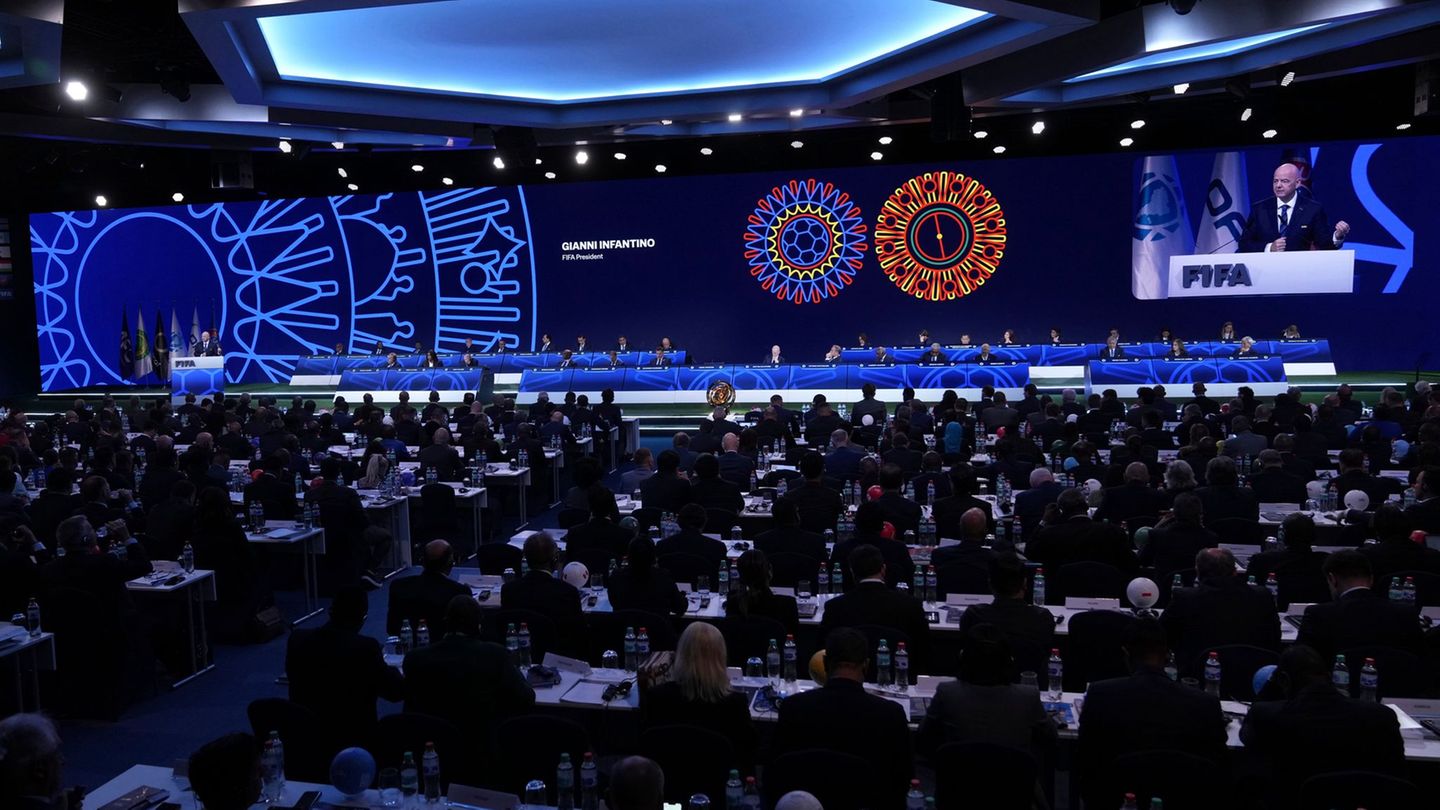 Fußball-Weltverband: Eklat bei FIFA-Kongress: Europa-Delegierte nicht auf Podium