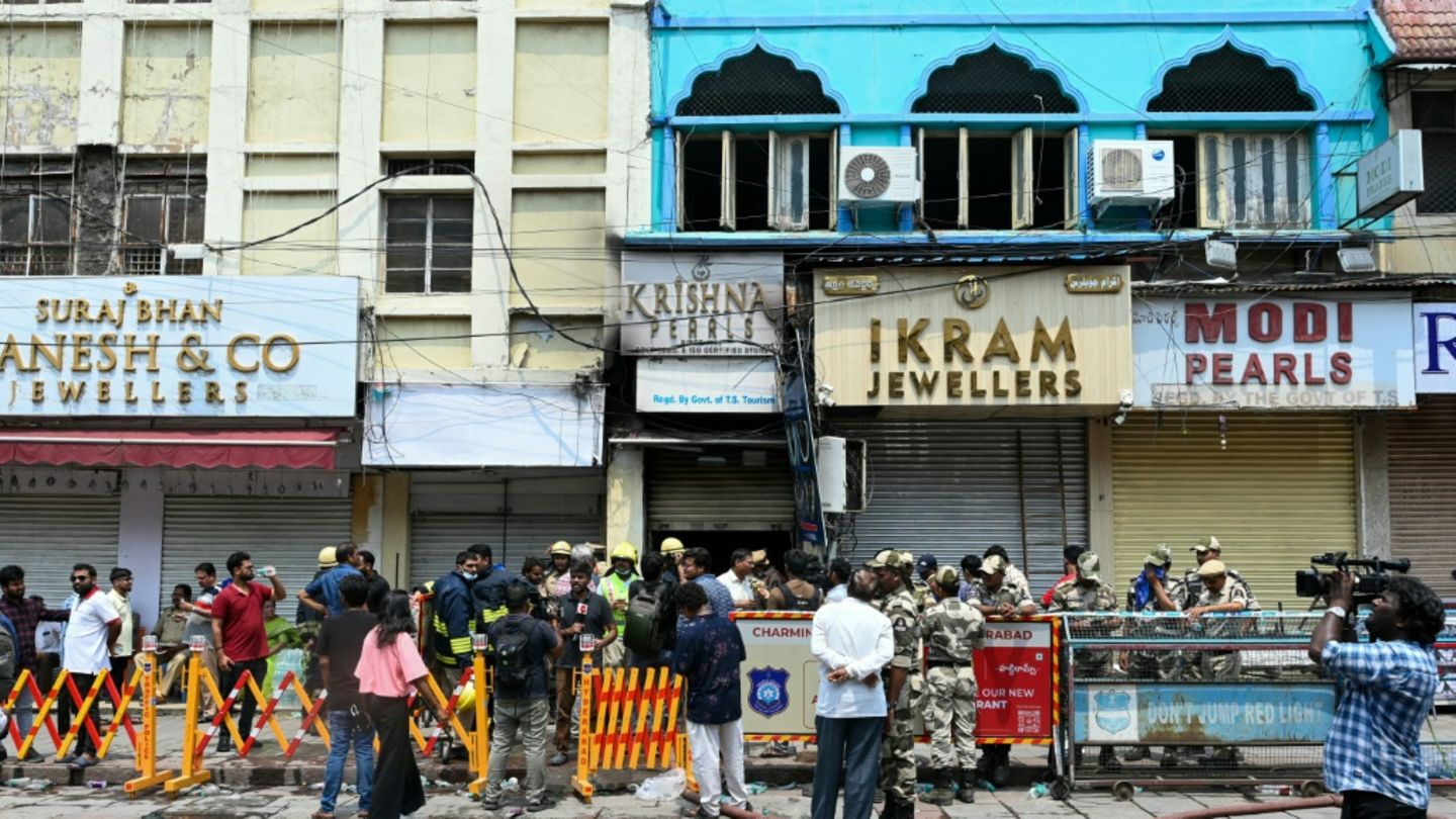 Mindestens 17 Tote bei Hausbrand in Indien
