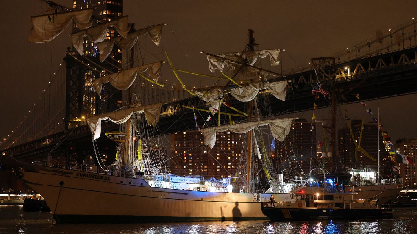Unglück in New York: Segelschiff prallt gegen Brooklyn Bridge – Zwei Tote