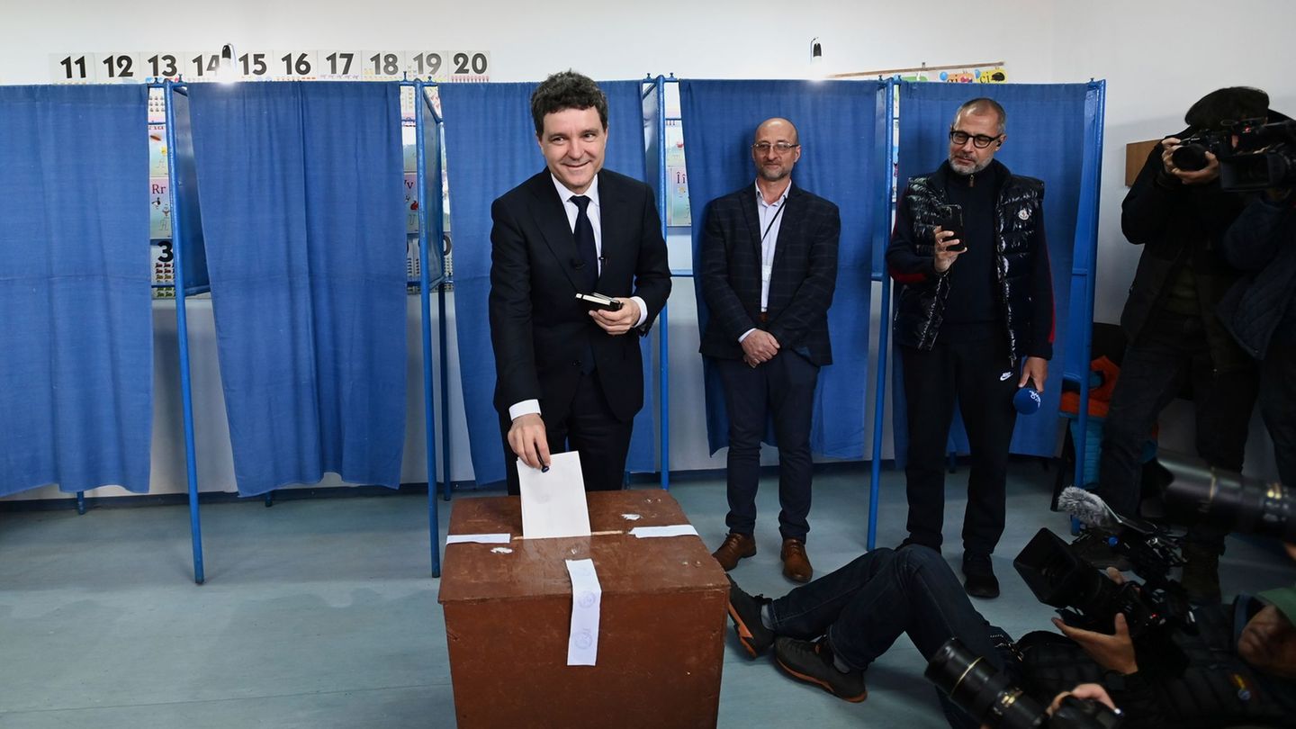 Staatsoberhaupt: Prognosen sehen Proeuropäer Dan bei Wahl in Rumänien vorne