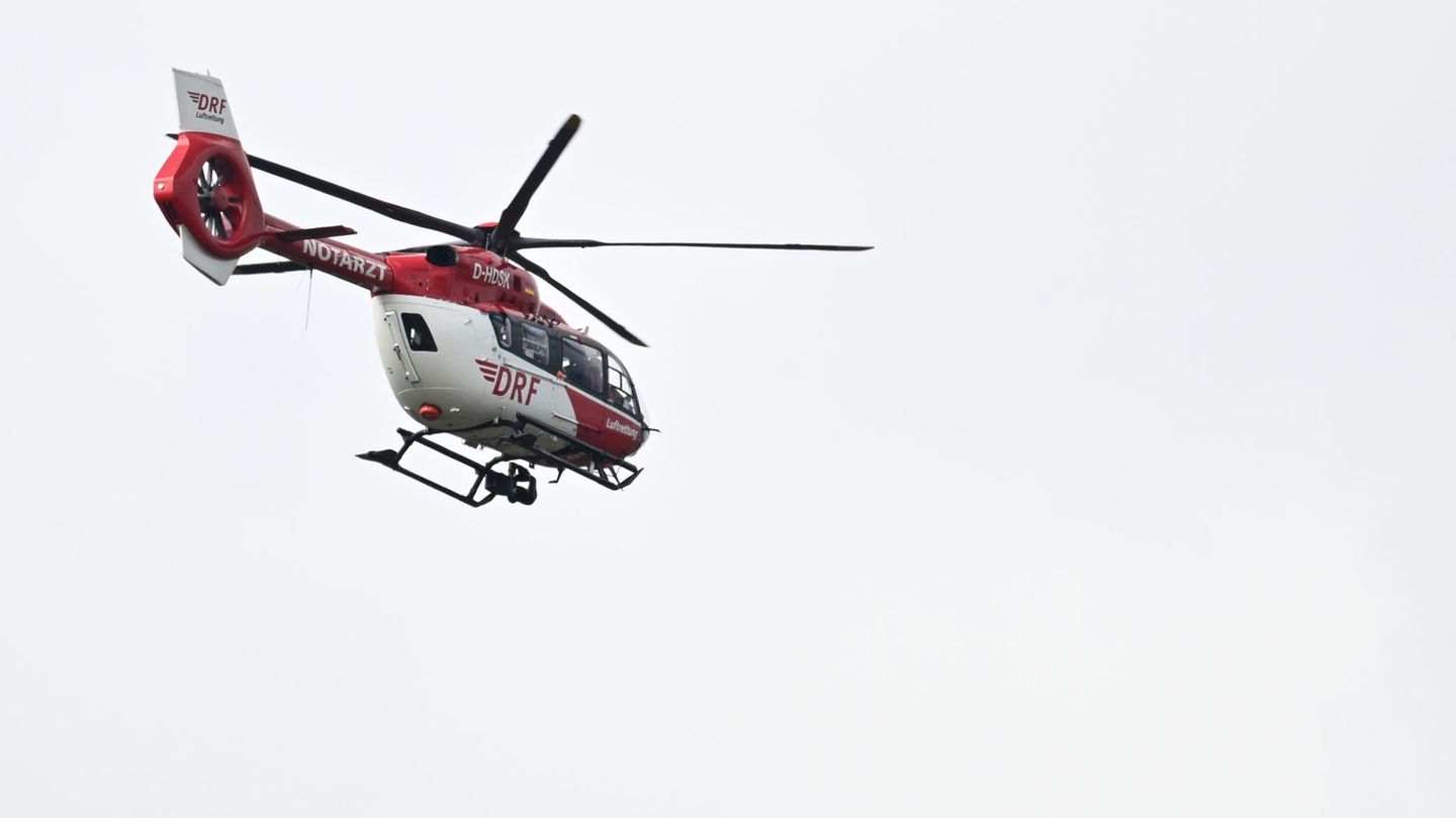 Verkehr: Motorrad und Fahrrad stoßen zusammen: Drei Schwerverletzte