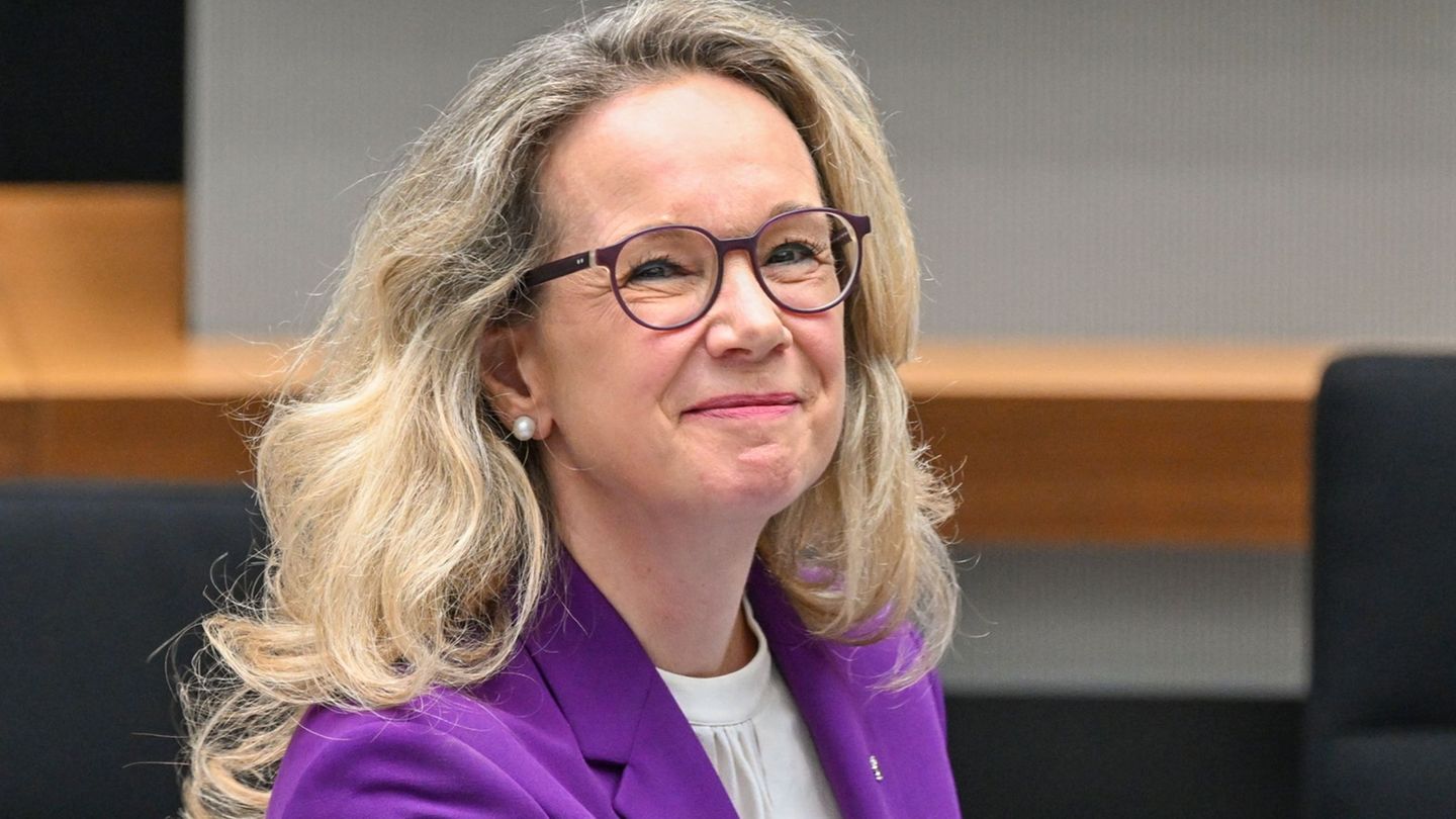 Personalie: Berlins neue Kultursenatorin Wedl-Wilson tritt Amt an