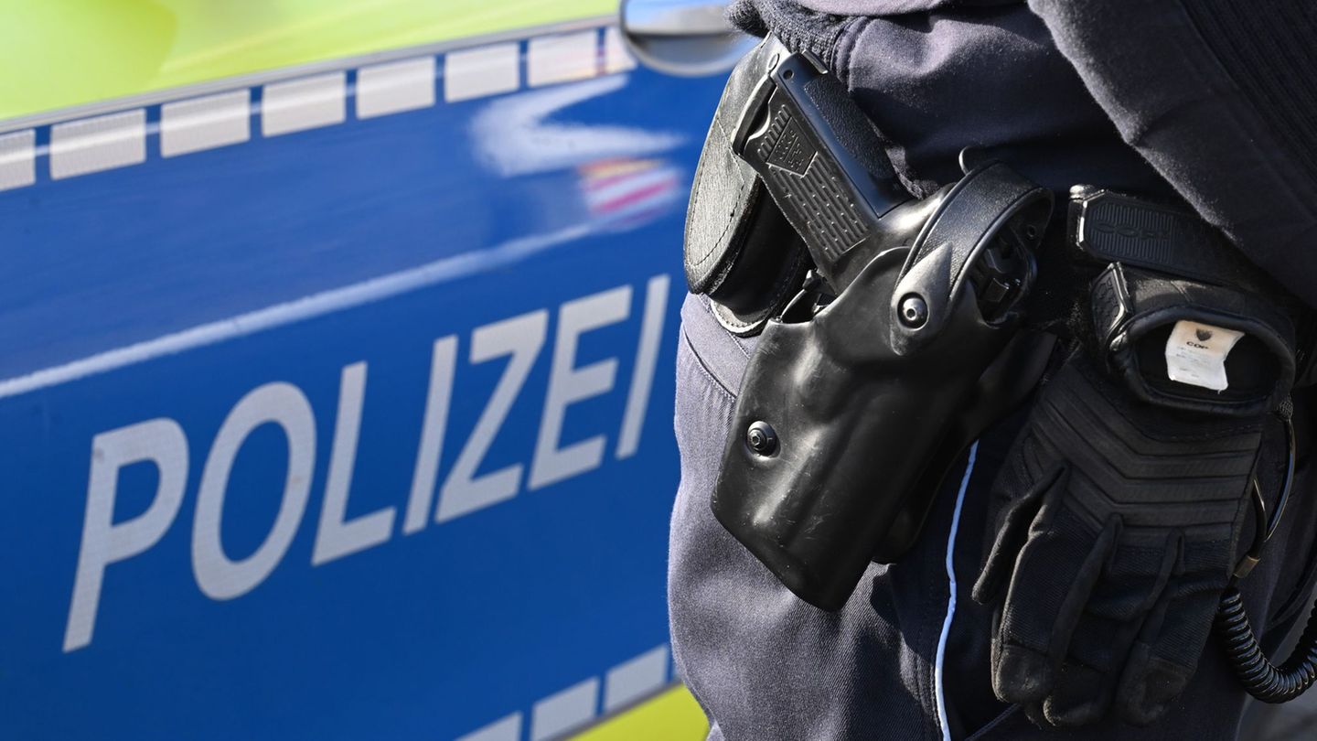 Heidenheim: 16-Jähriger greift nach Polizei-Waffe – Zeuge schreitet ein