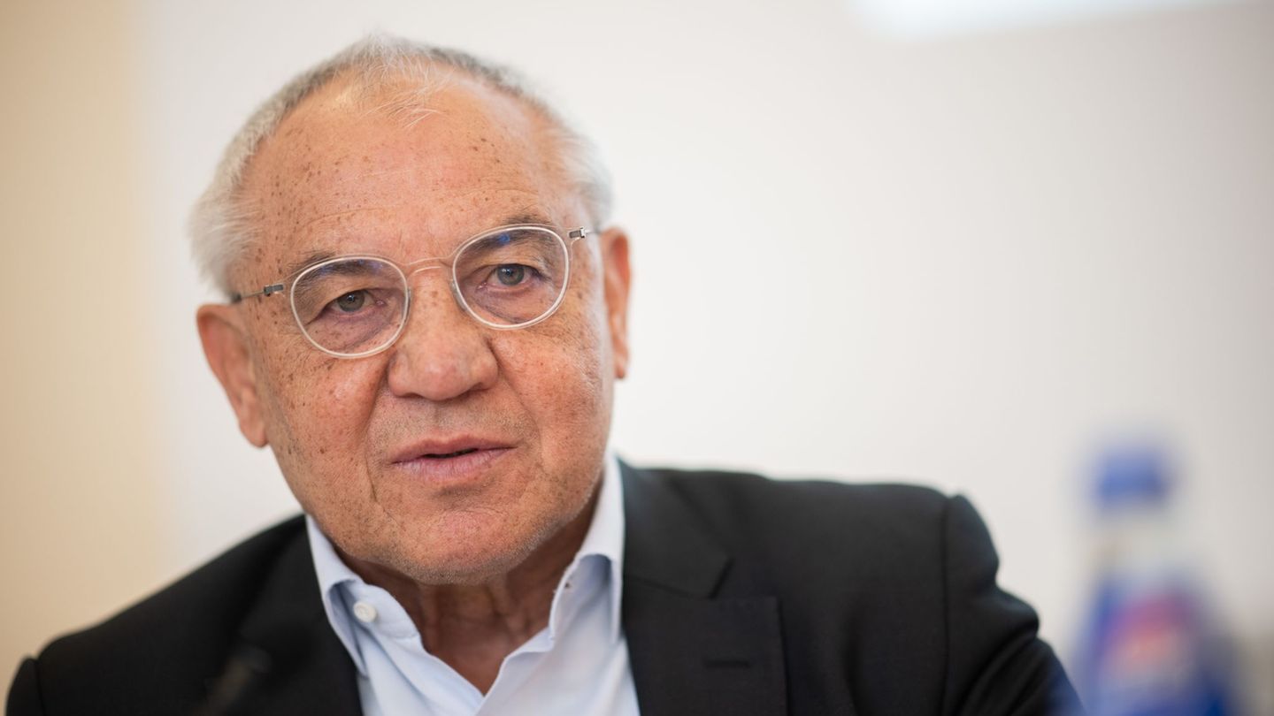 Fußball-Bundesliga: Streit um Magath-Ablehnung: HSV-Mitglieder wehren sich