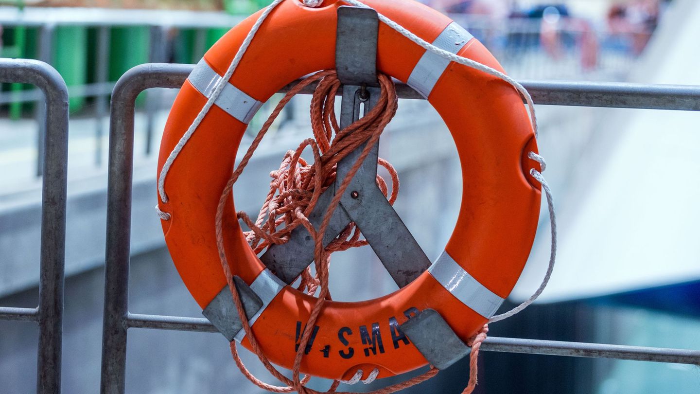 Wolgaster Hafen: Mann will Angler aus Wasser retten – beide tot
