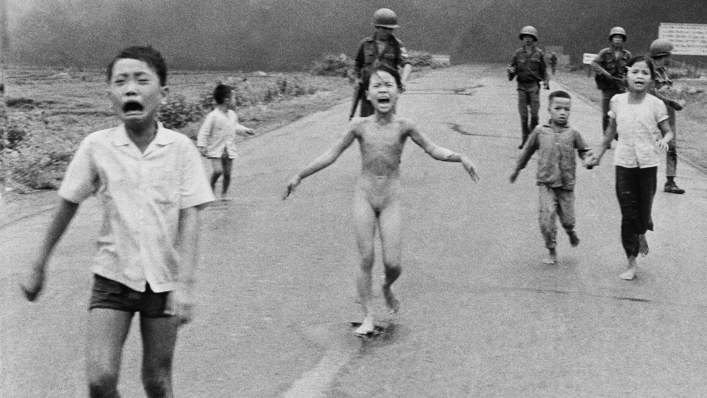 Vietnamkrieg: Zweifel an Urheberschaft: Wer fotografierte das „Napalm-Mädchen“?