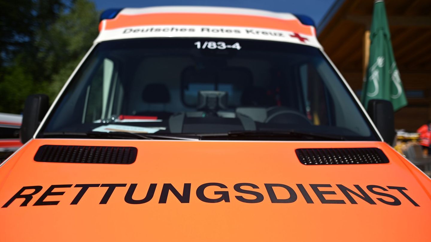 Schwerste Verletzungen: 86-Jähriger fährt zwei Fußgängerinnen an