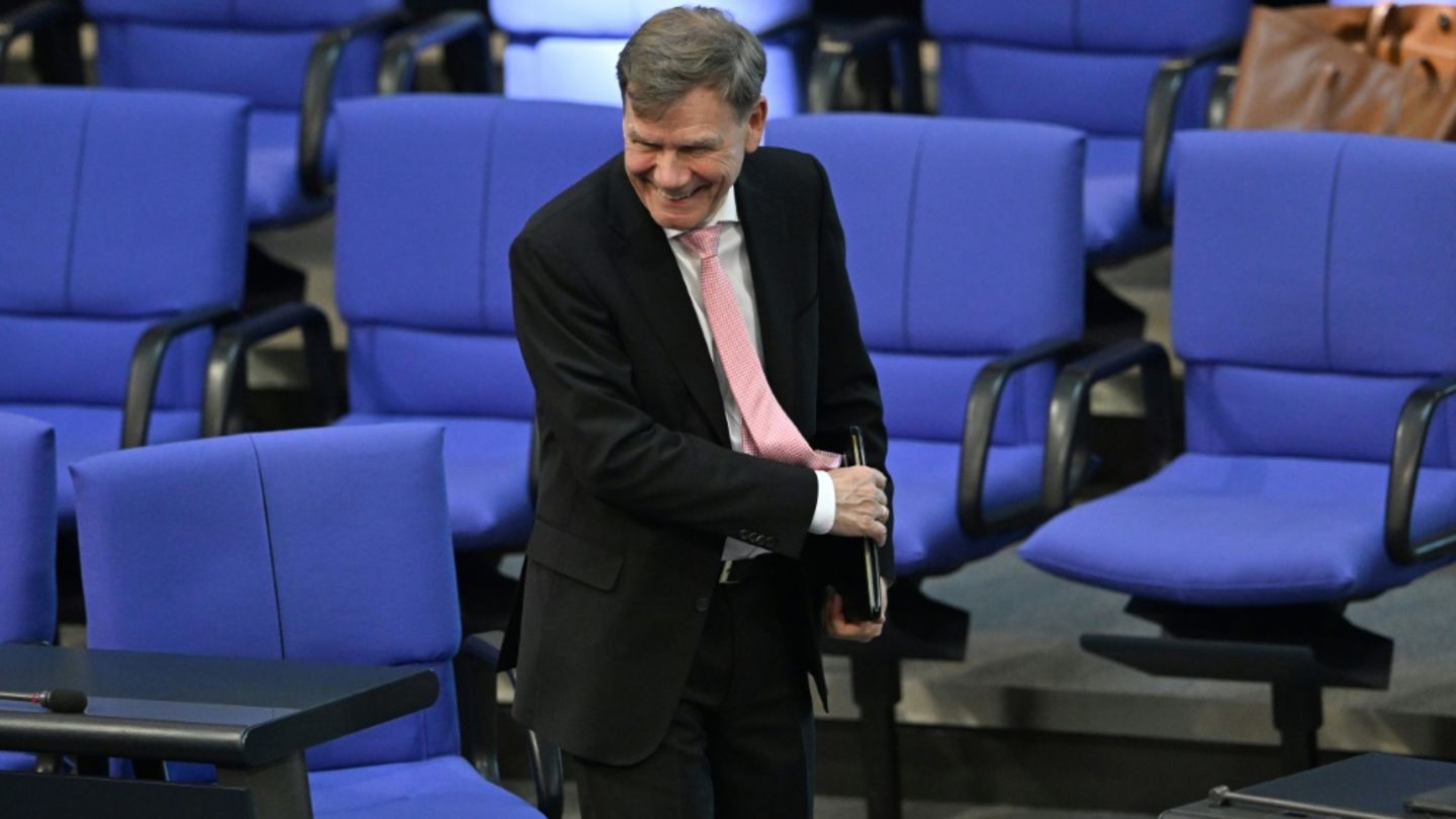 Plenarsitzung des Bundestags mit Fokus auf Außenpolitik