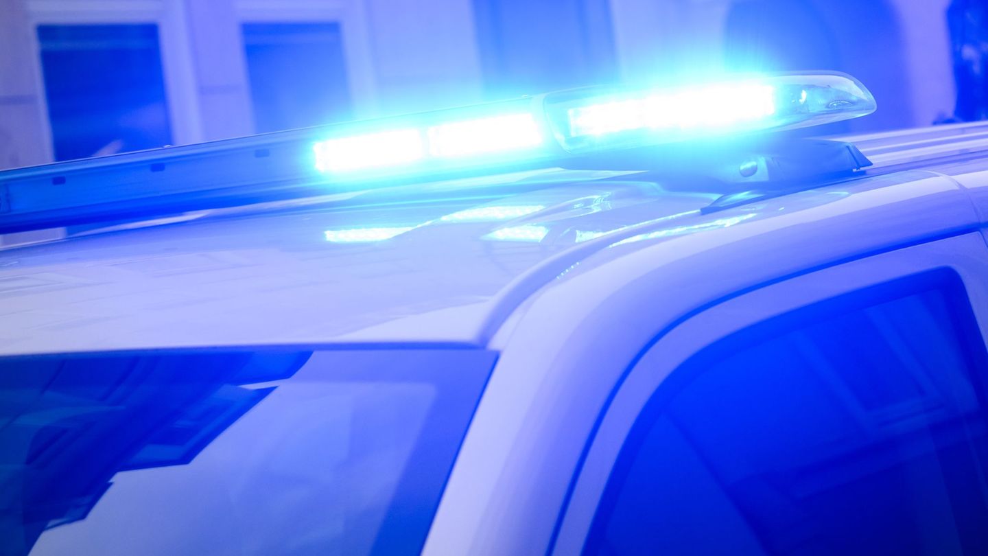 Unfälle: Fast zwei Promille: Autofahrer bringt Motorradfahrer zu Fall