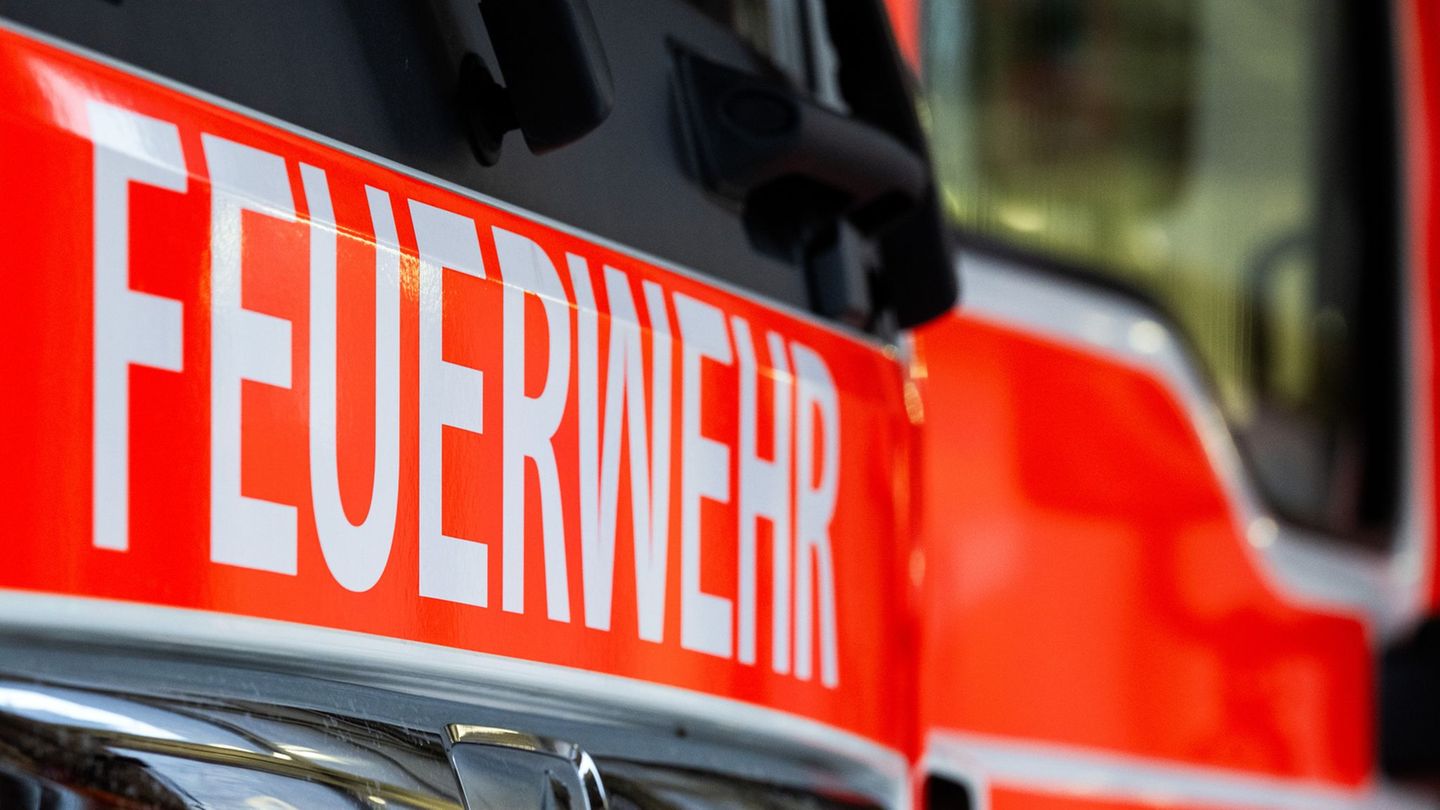 Notfall: Giftiges Gas in Tiefgarage – Feuerwehr mit Schutzausrüstung