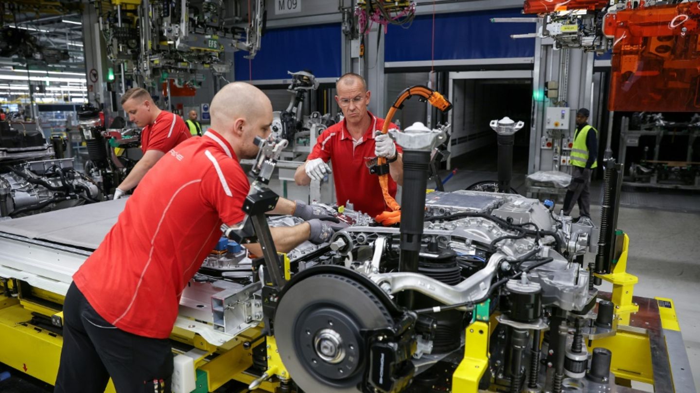 Minus in der Pharmaindustrie und im Maschinenbau: Industrieproduktion sinkt im April