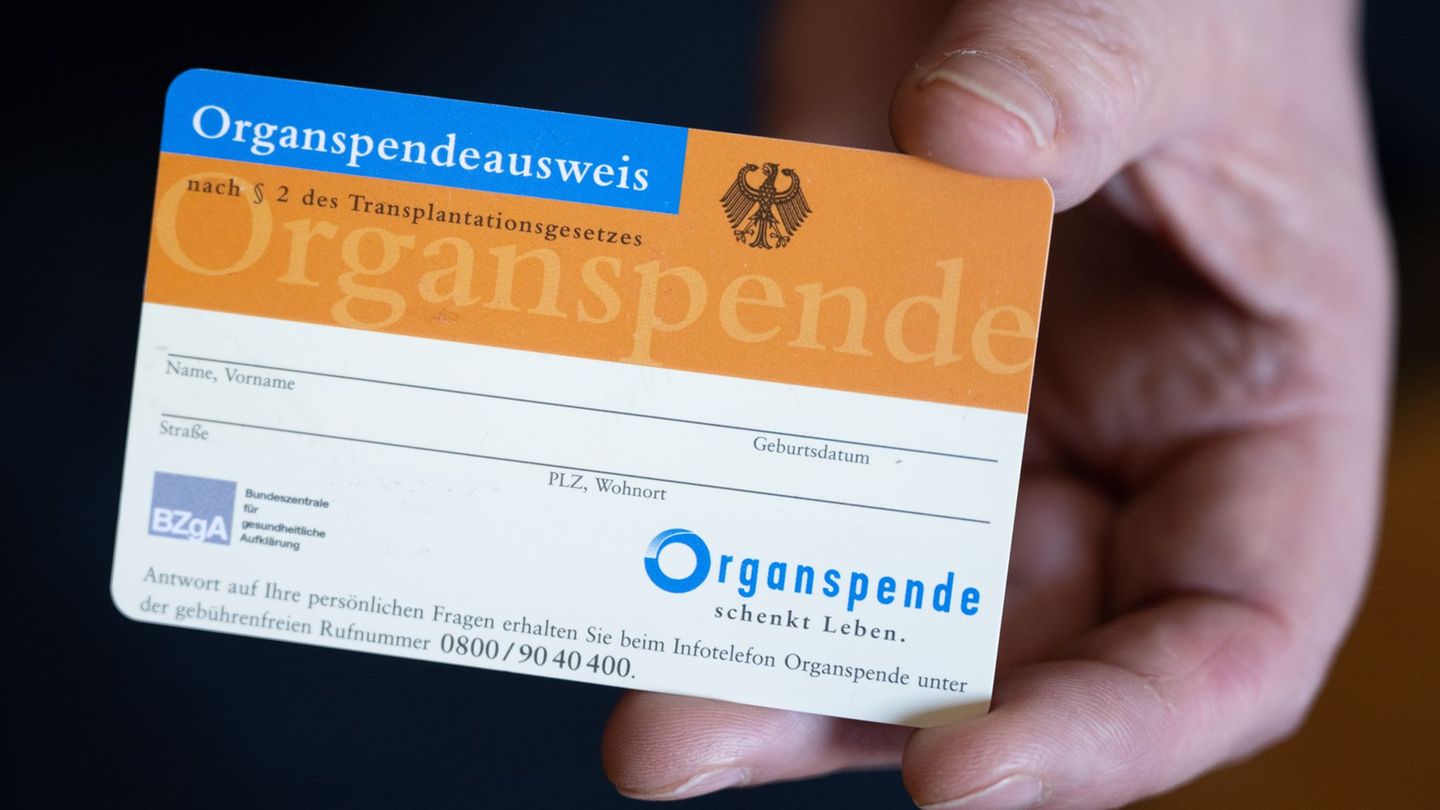 Tag der Organspende: Ministerin Warken: Brauchen viel mehr Organspenden