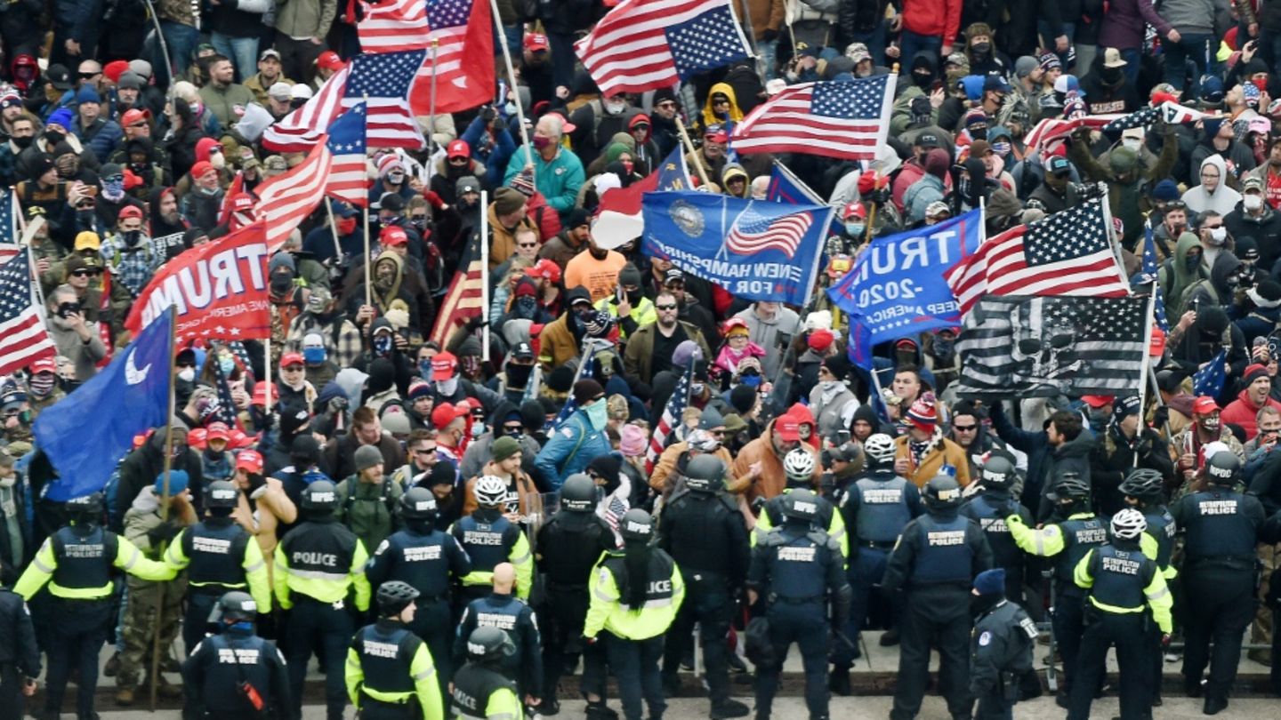Wegen Urteilen nach Kapitol-Sturm: Proud Boys verlangen 100 Millionen Dollar Schadenersatz