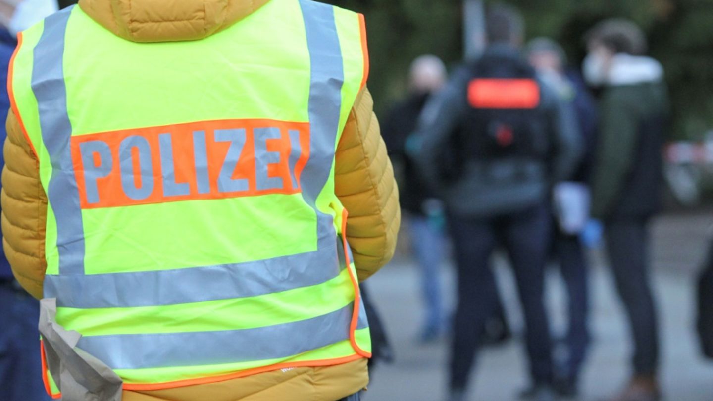 Polizei: Mann fährt in Passau in Menschengruppe – Fahrer festgenommen