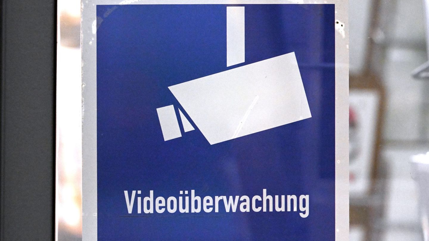 Stadt Bremen: Unzulässige Kameraüberwachung an Bremer Grundschule