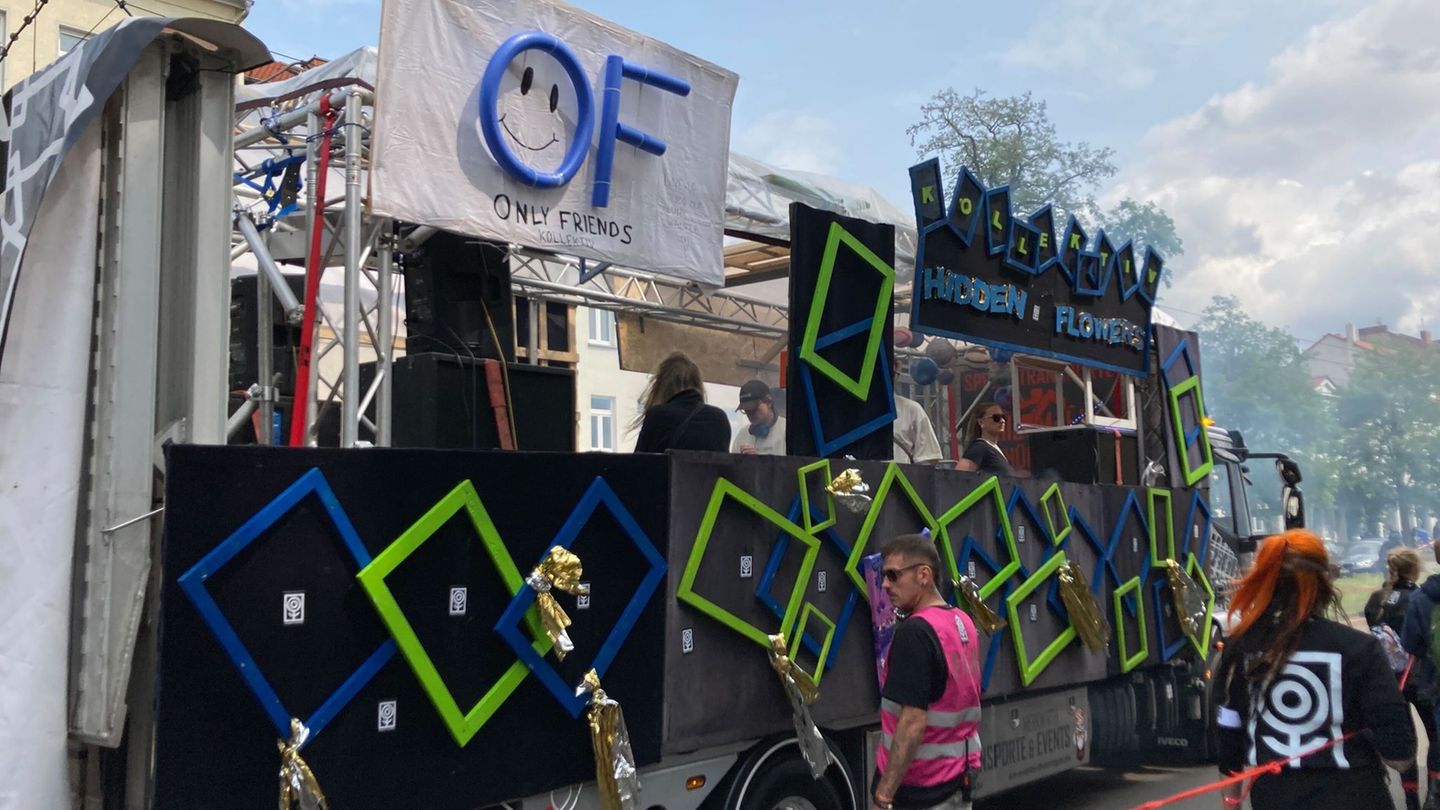 Freiluftveranstaltungen: Techno-Tanzparade und Festumzug trotzen dem Wetter
