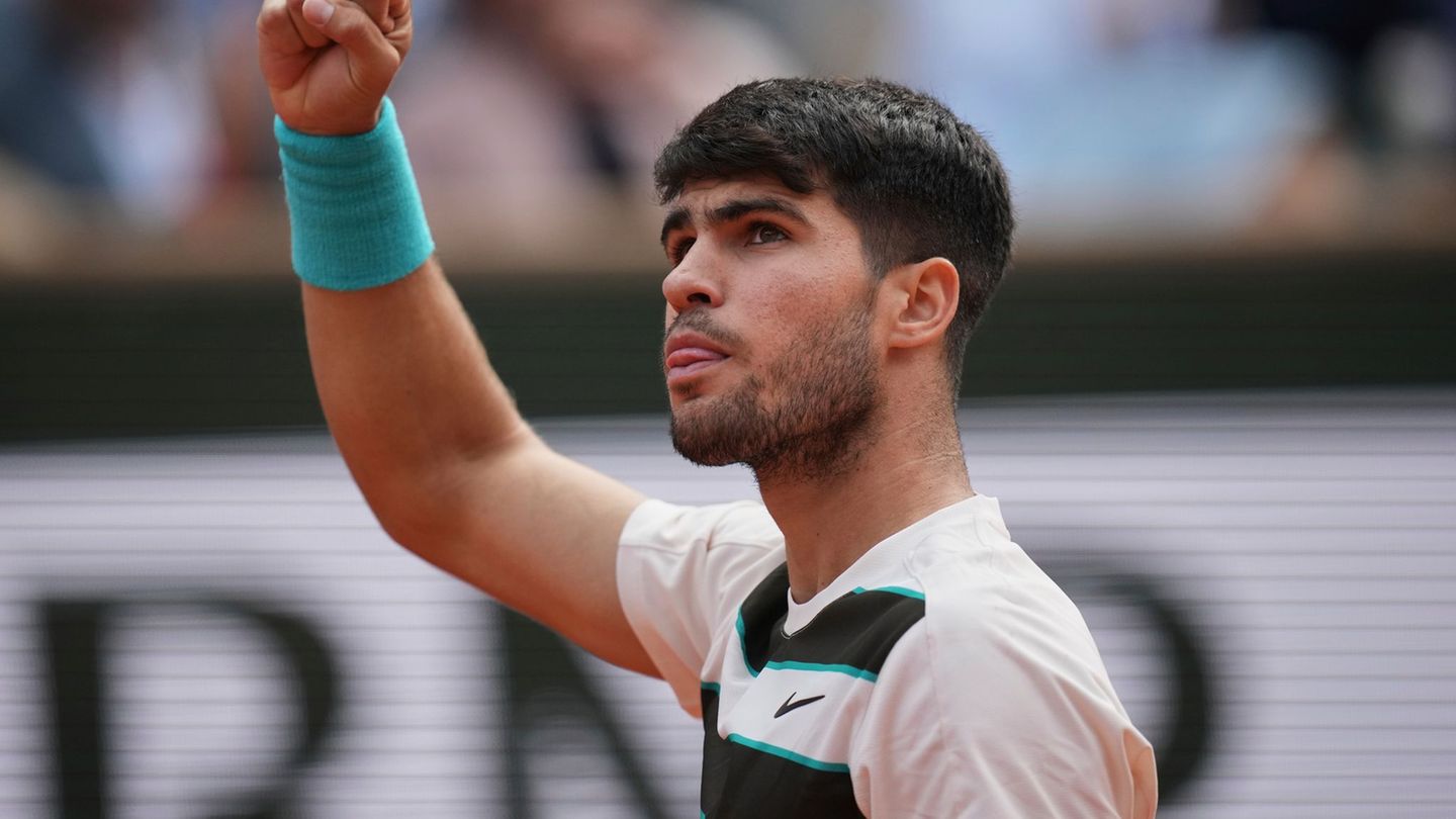 French Open: Episches Finale: Alcaraz ringt Sinner in Paris nieder