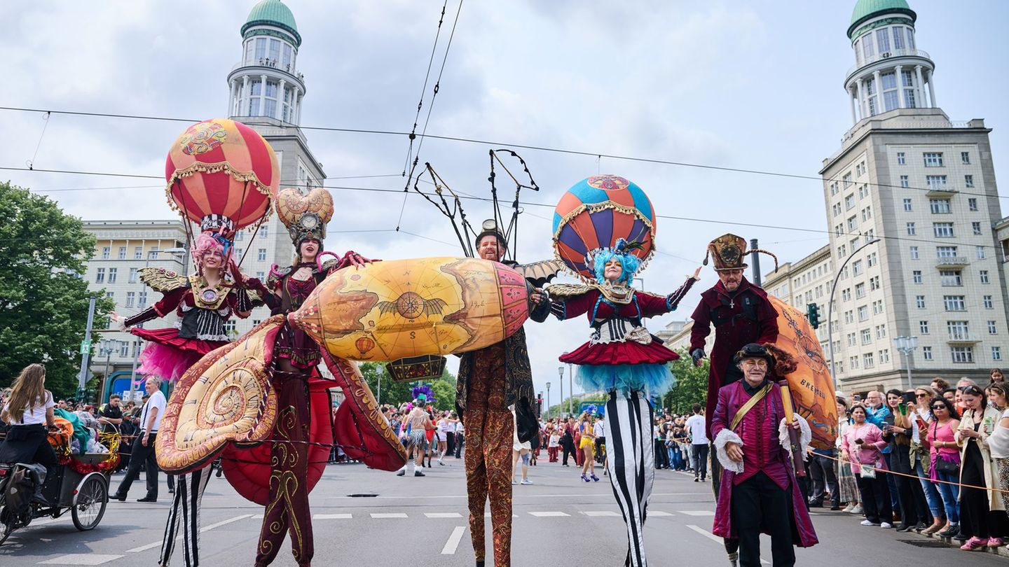 Straßenumzug: Karneval der Kulturen tanzt im Osten Berlins